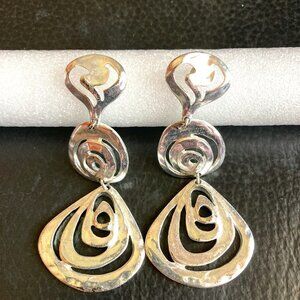 Women's Silver Tone dangles Spiral Swirls Shape in Excellent  Condition